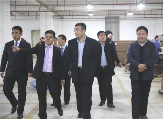 三亚汾阳市一行家具莅临迪诺雅政府参观v一行山西家具公司图片