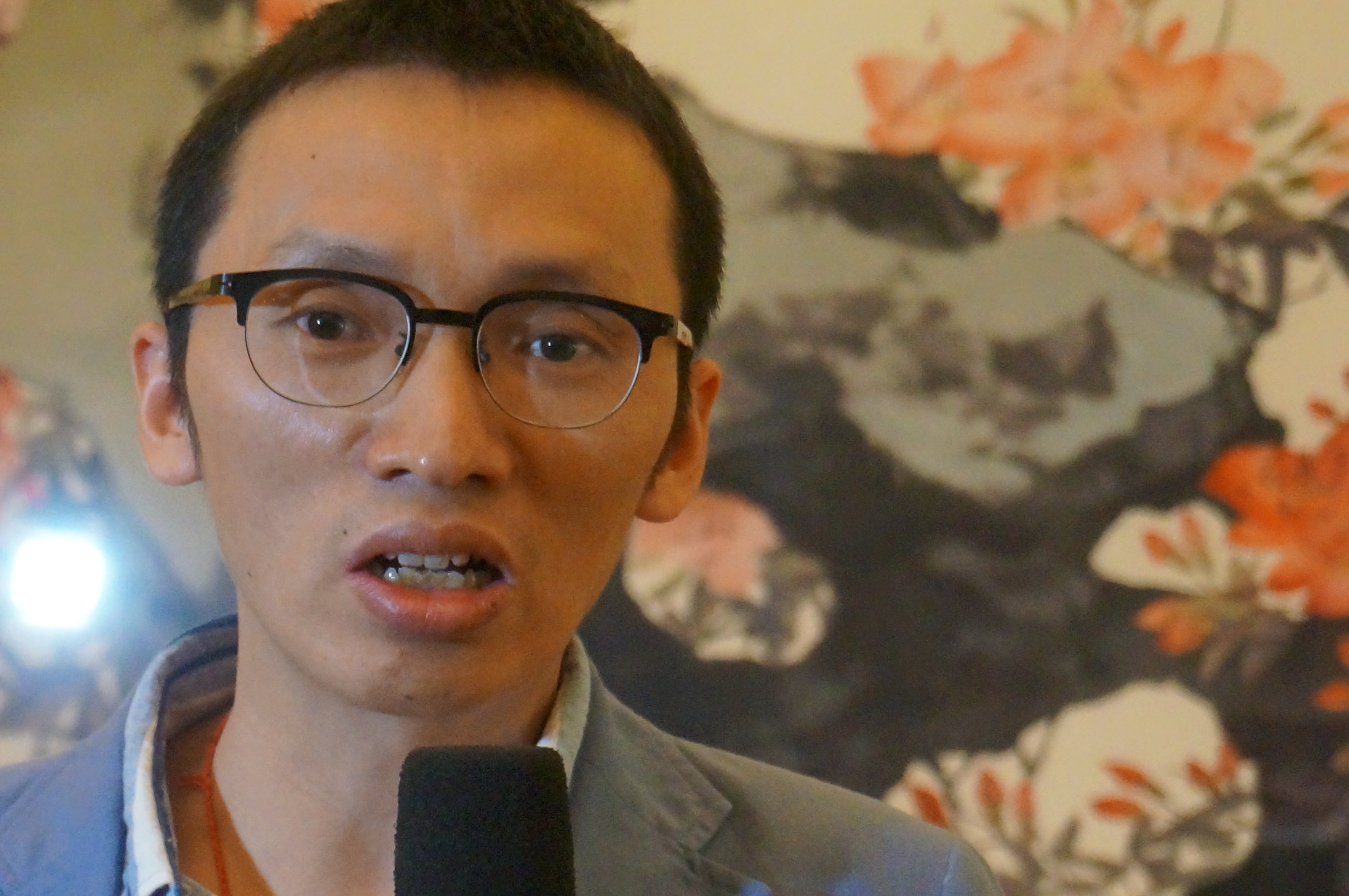 新中源陶瓷營銷部總監陳勤顯