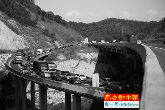 高速拥堵或持续到假期结束 粤东、粤西地区最