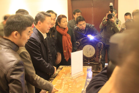 广西凭祥市委领导高度重视红木产业发展