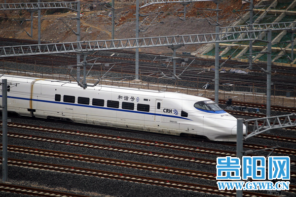 贵广高铁进行首次全线拉通试验 从贵阳直达广州