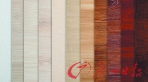 10多种不同木纹花色的零甲醛板材。