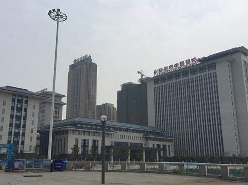 武汉市中医医院汉阳院区临近绿地中央广场