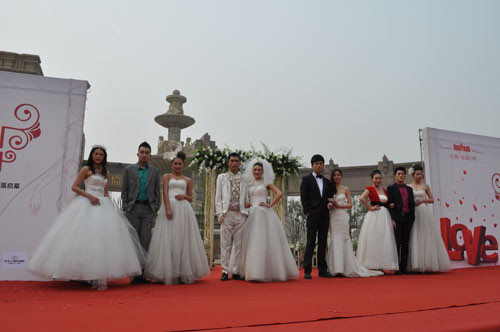 婚纱秀活动_婚纱情侣头像