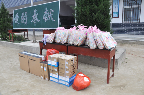 大爱燕子间,鹏祥大爱在v燕子--华阳满人行西的小学课文小学教案图片