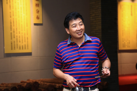 公司董事长李晓东斥巨资投建并出任馆长的浙江紫檀博物馆也在东阳