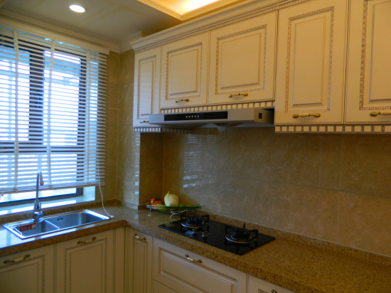 现代装修中,厨房颜色多运用白色会带给我们宽