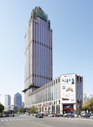 泰安道五大院主楼封顶