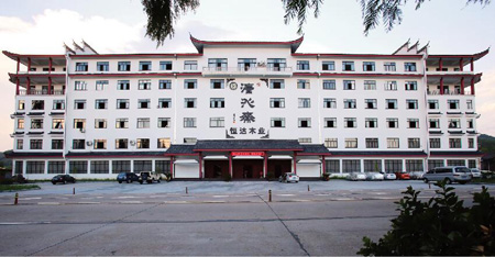 恒達木業(yè)旗下品牌“清沁齋”主打新古典家具