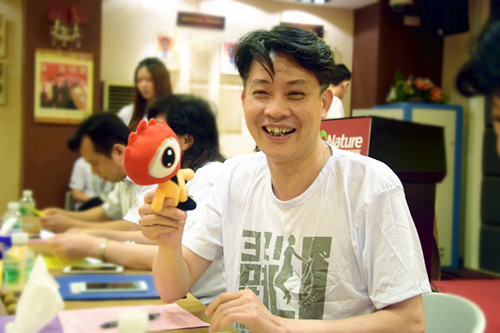 大自然家居(中国)有限公司董事长佘学彬先生平易近人 大自然家居(中国)有限公司董事长佘学彬先生平易近人