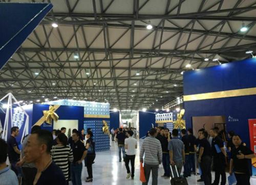 友邦集成吊頂“禮物”酷炫來襲 震撼全場