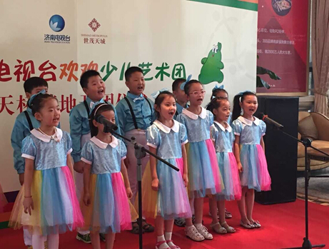 7月26日,"七彩夏日,欢乐世茂"——贵族小课堂少儿才艺汇高清图片