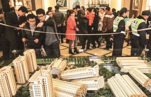 如果房价真的降到“白菜价”，相信东倒西歪的将不仅仅是几栋模型楼了