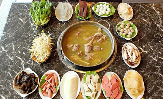 一品鲜老鹅汤:眼镜鹅汤烹制美食_嘉兴万达斗鱼呢美味专家老王广场图片