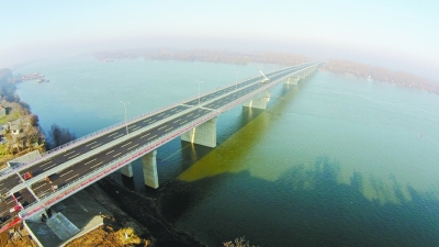 中交二航局多瑙河畔建成中塞友谊之桥