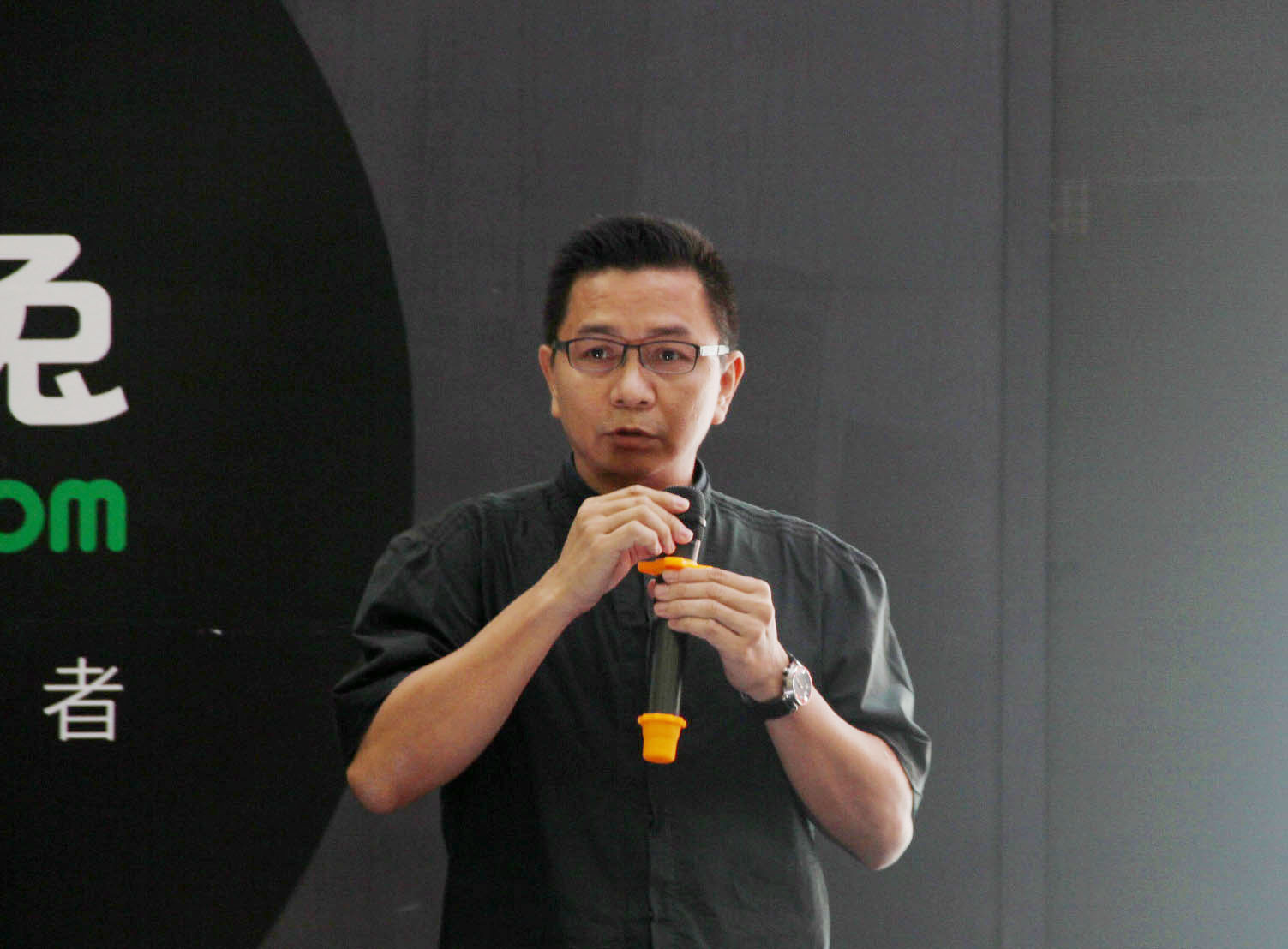 台湾著名设计大师曾传杰发表演讲《东方文化再创造》 台湾著名设计大师曾传杰发表演讲《东方文化再创造》