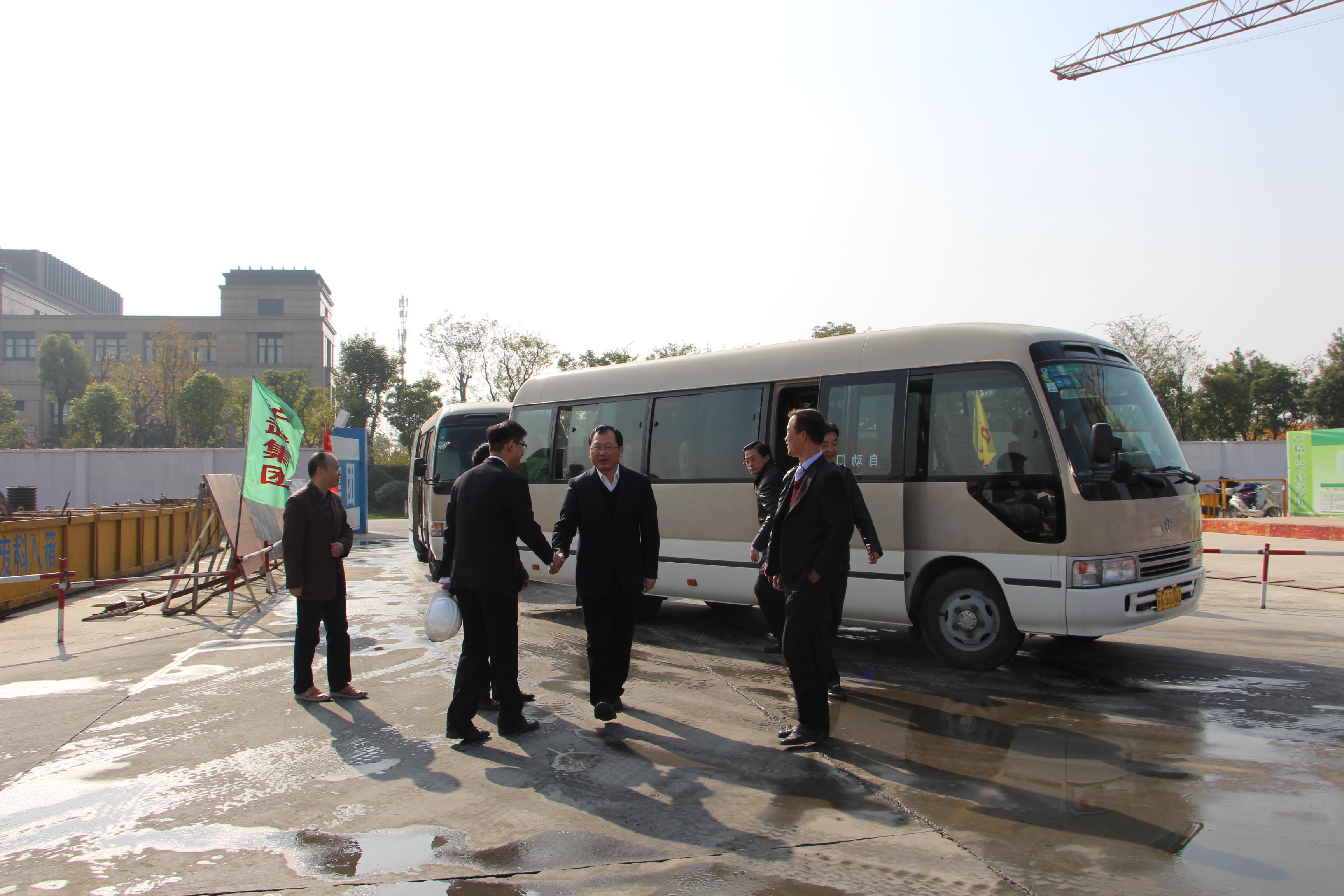 11月17日江都区政府领导参观扬州国际公馆