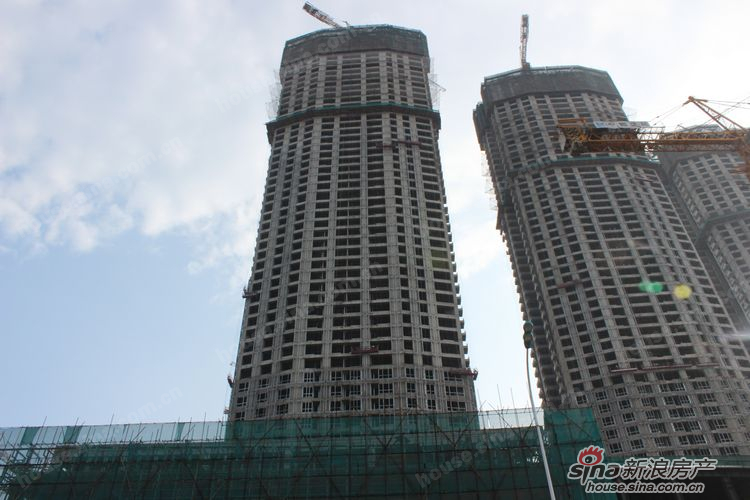 点击图片查看详情 人口大楼_人去楼空的大楼-太原市府东街拆迁进行时(2)