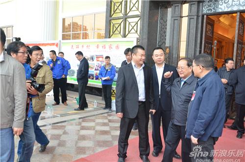江西省全省县域经济工作会议走进新中源陶瓷