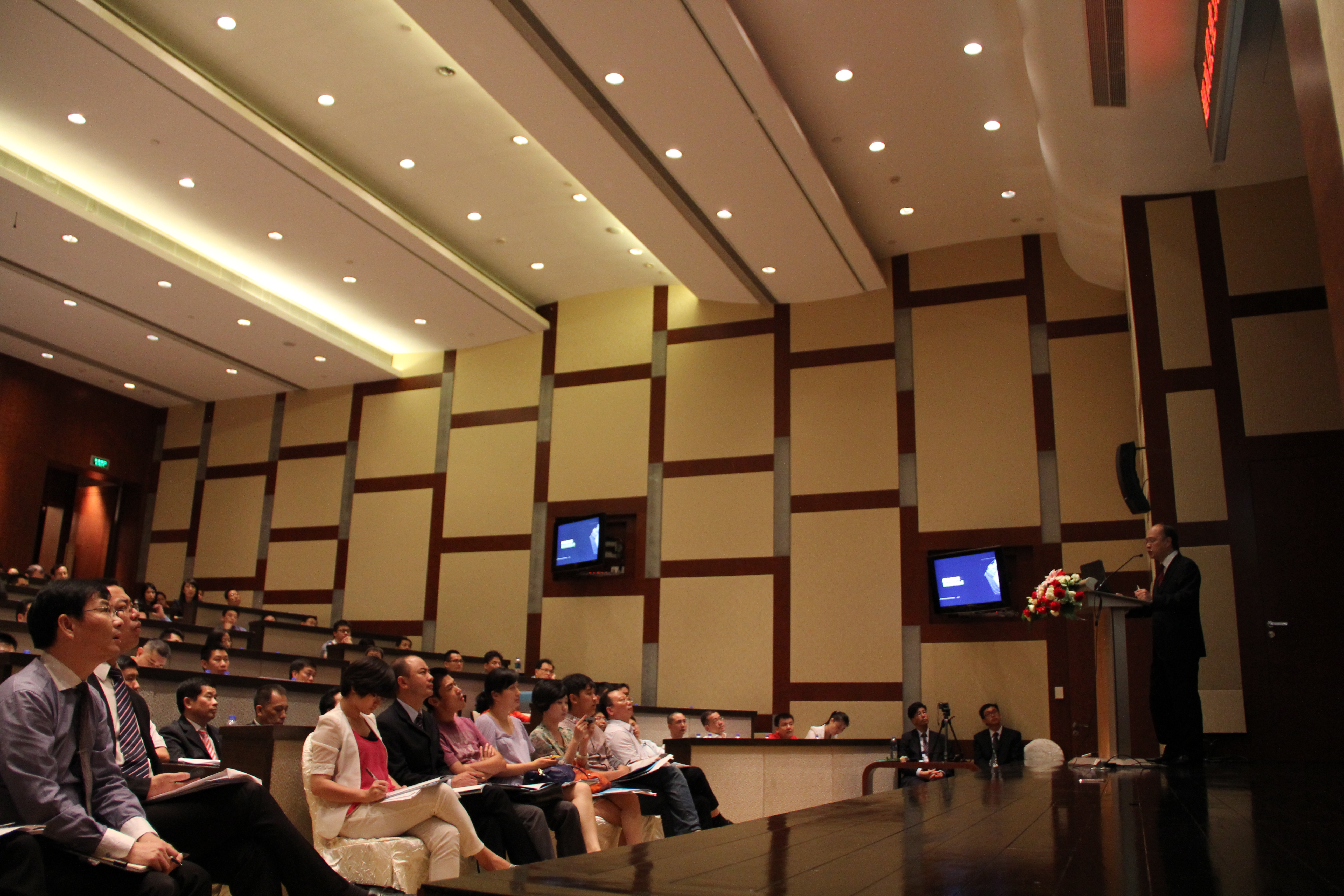 世邦魏理仕在深圳举行超高层建筑主题研讨会