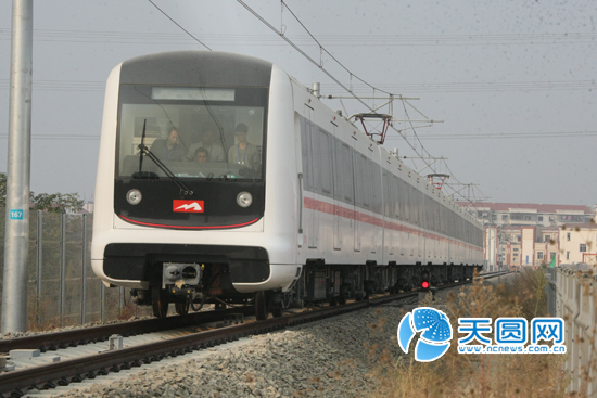 南昌地铁首列车启动信号系统动态调试
