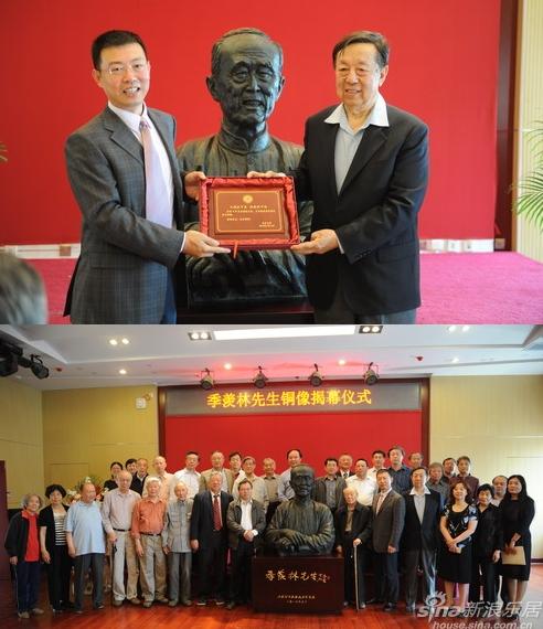 银丰集团董事长王伟向母校捐赠季羡林先生铜像