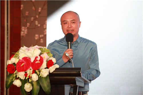??吳矛矛先生回答記者提問 ??吳矛矛先生回答記者提問