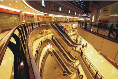 购物中心每年的营业收入在重庆名列前茅