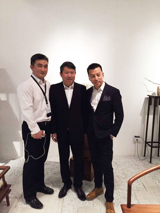 创新设计联盟秘书长朱家桂先生与戚总合影