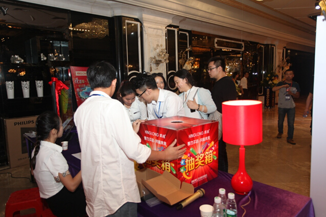 (订货会现场) (订货会现场)