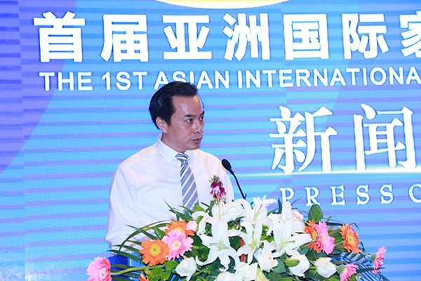 　好百年集團董事長兼總裁韓茂勝發(fā)言