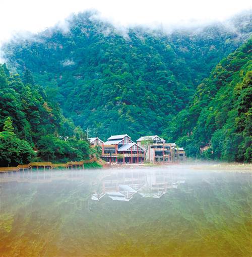 四面山龙潭湖酒店