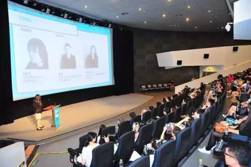 《城市·环境·设计》(UED)杂志社执行主编柳青主持展览介绍 《城市·环境·设计》(UED)杂志社执行主编柳青主持展览介绍