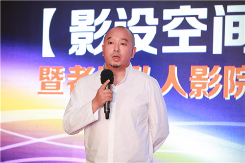 ??仲松先生為活動致辭 ??仲松先生為活動致辭