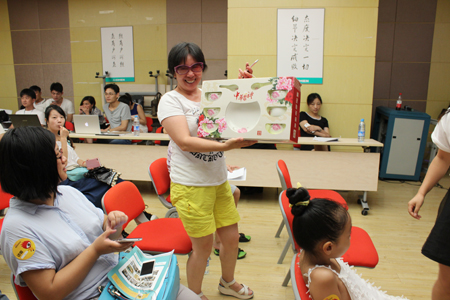 彭女士抽中幸运奖 彭女士抽中幸运奖