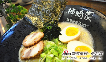 牛蛙属于海鲜吗_特色葱香牛蛙、金牌香辣鸡翅
