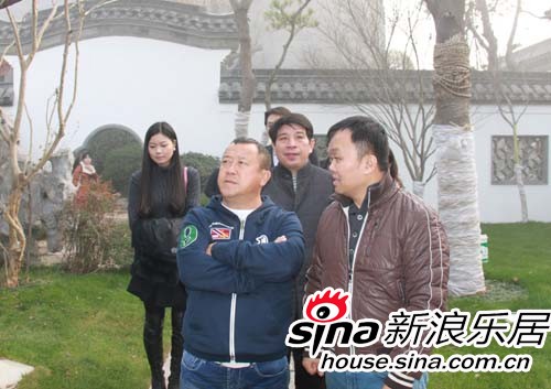 经济开发区,高邮市委常委,高邮经济开发区管委会主任汤学仁陪同参观