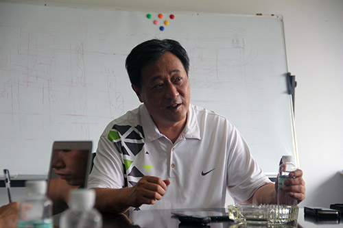 世荣兆业董事长_董事长办公室图片