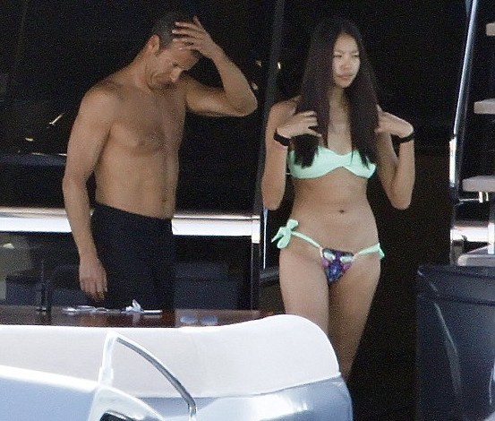 罗富豪性感三点式遭紫琳男友偷瞄名模性感曝光豪宅足球宝贝写真图片图片