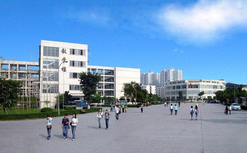   四川外国语大学始建于1950年