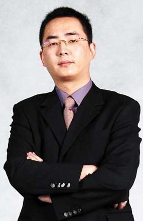 图为 易居中国高级副总裁、乐居互联网集团总经理贺寅宇