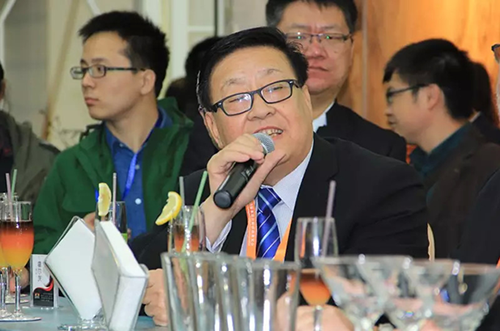 中国木门协会会长张国林发表讲话