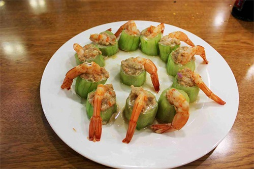 (色香味俱全的鮮蝦翡翠盅,難以抵擋的美食誘惑) (色香味俱全的鮮蝦翡翠盅,難以抵擋的美食誘惑)