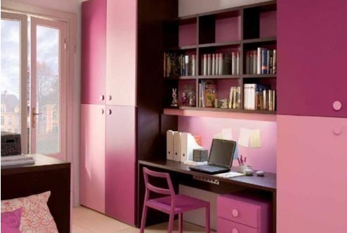 粉红色衣柜