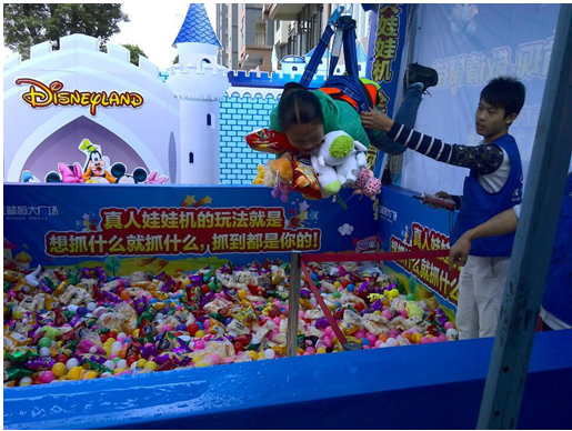 羊驼空降恒大广场 迪士尼家族礼献桂林活动完