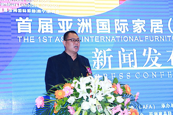 參展商代表德國唯寶總經(jīng)理張紅軍發(fā)言