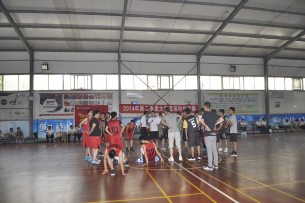 1+2联合不动产篮球对抗赛总决赛举行 – 郑州
