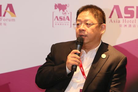 图为 姜炜 全国房地产经理人联合会 执行秘书长